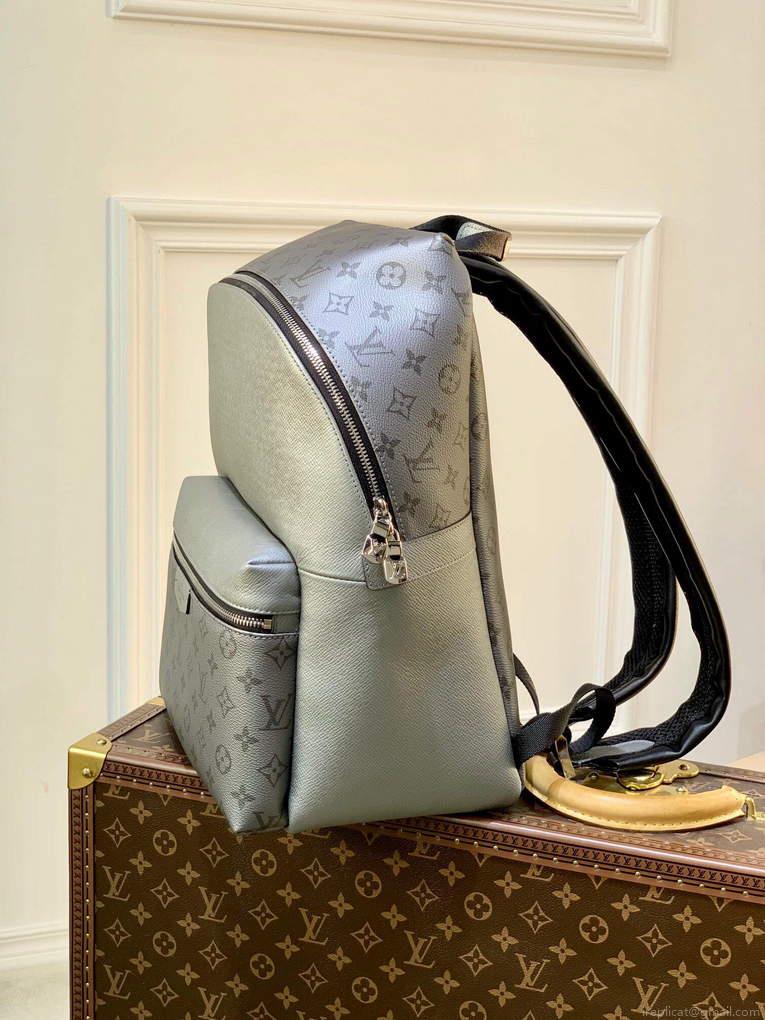 LV M30835 Louis Vuitton Discovery Backpack PM Silver