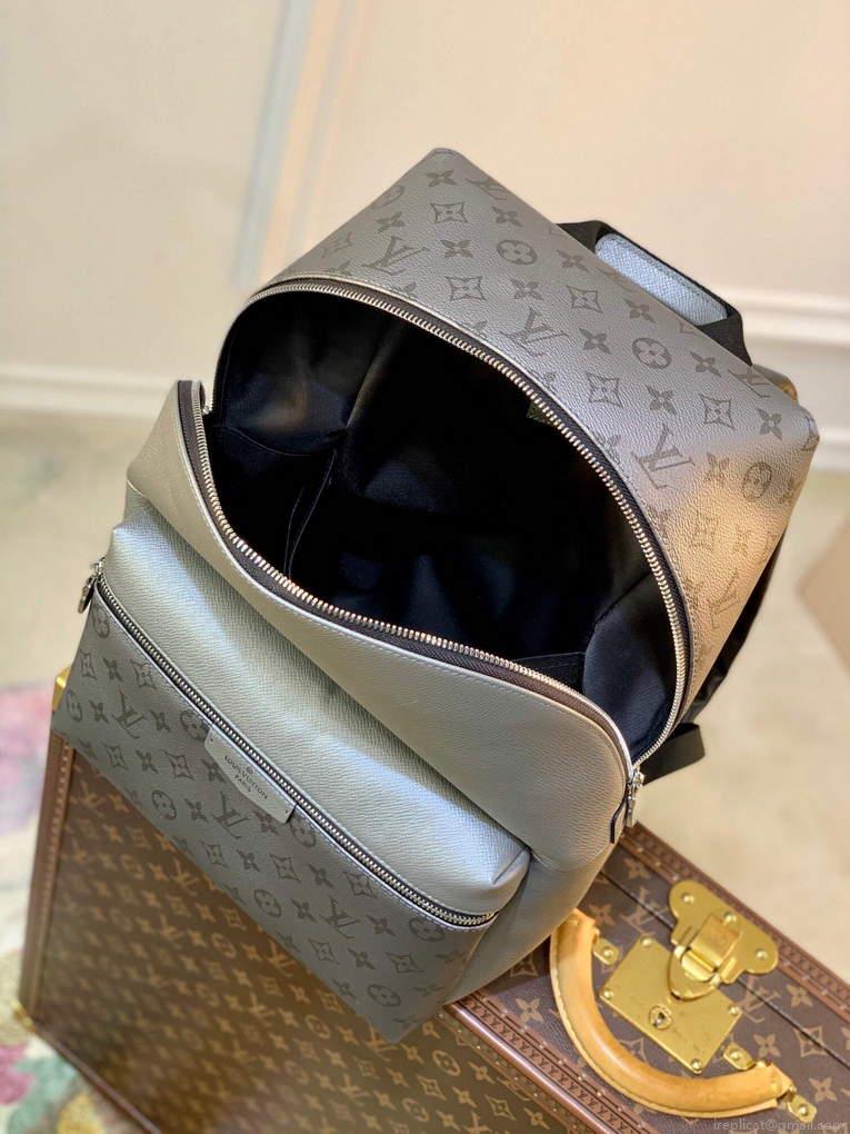 LV M30835 Louis Vuitton Discovery Backpack PM Silver