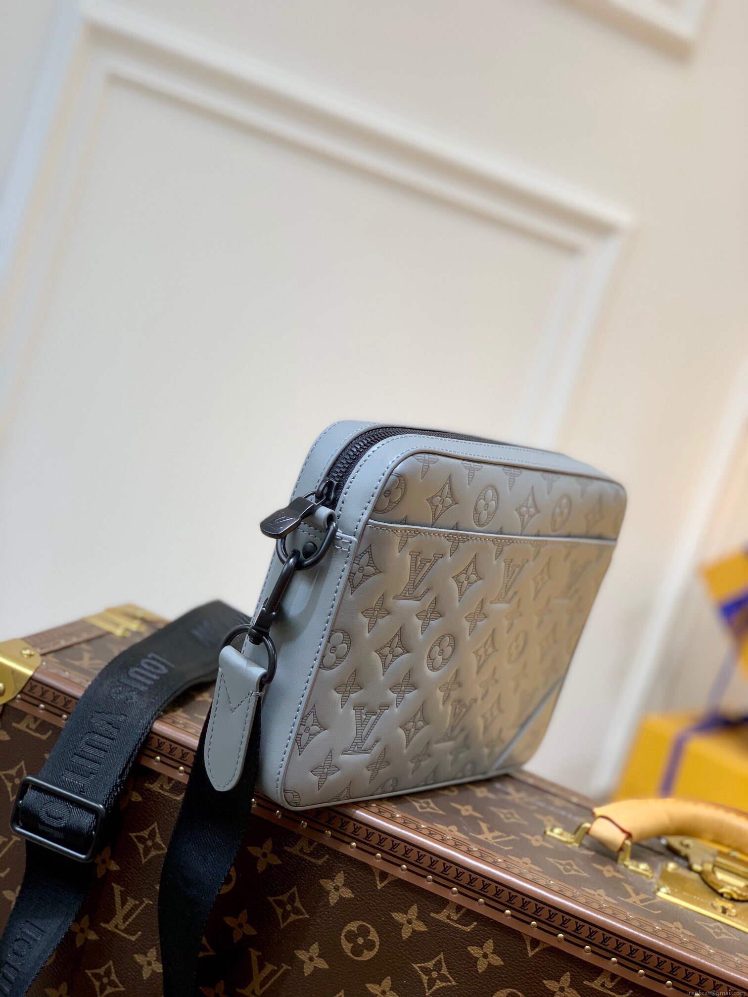LV M46104 Louis Vuitton Duo Messenger