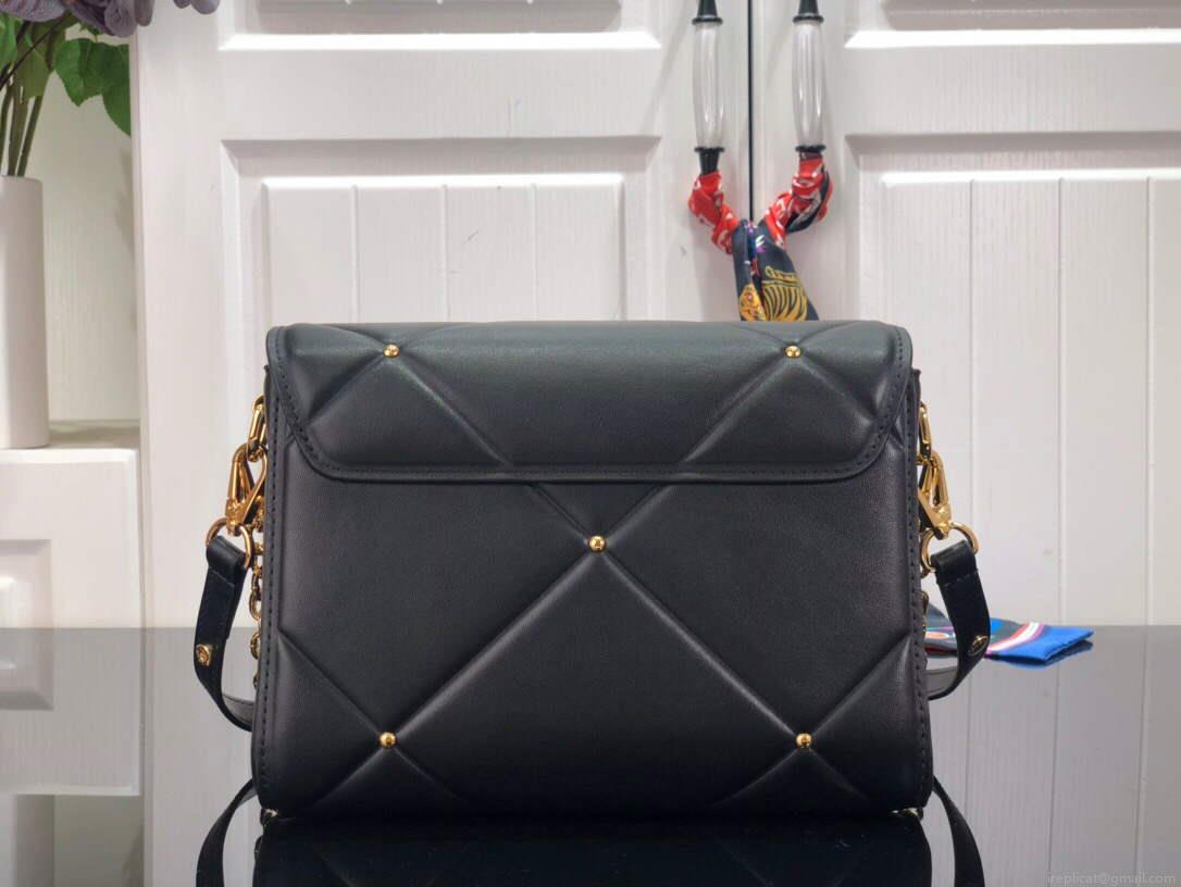 LV M59029 Louis Vuitton Twist MM High End Leathers