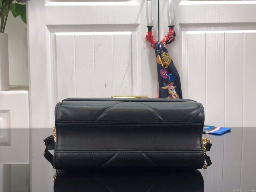LV M59029 Louis Vuitton Twist MM High End Leathers