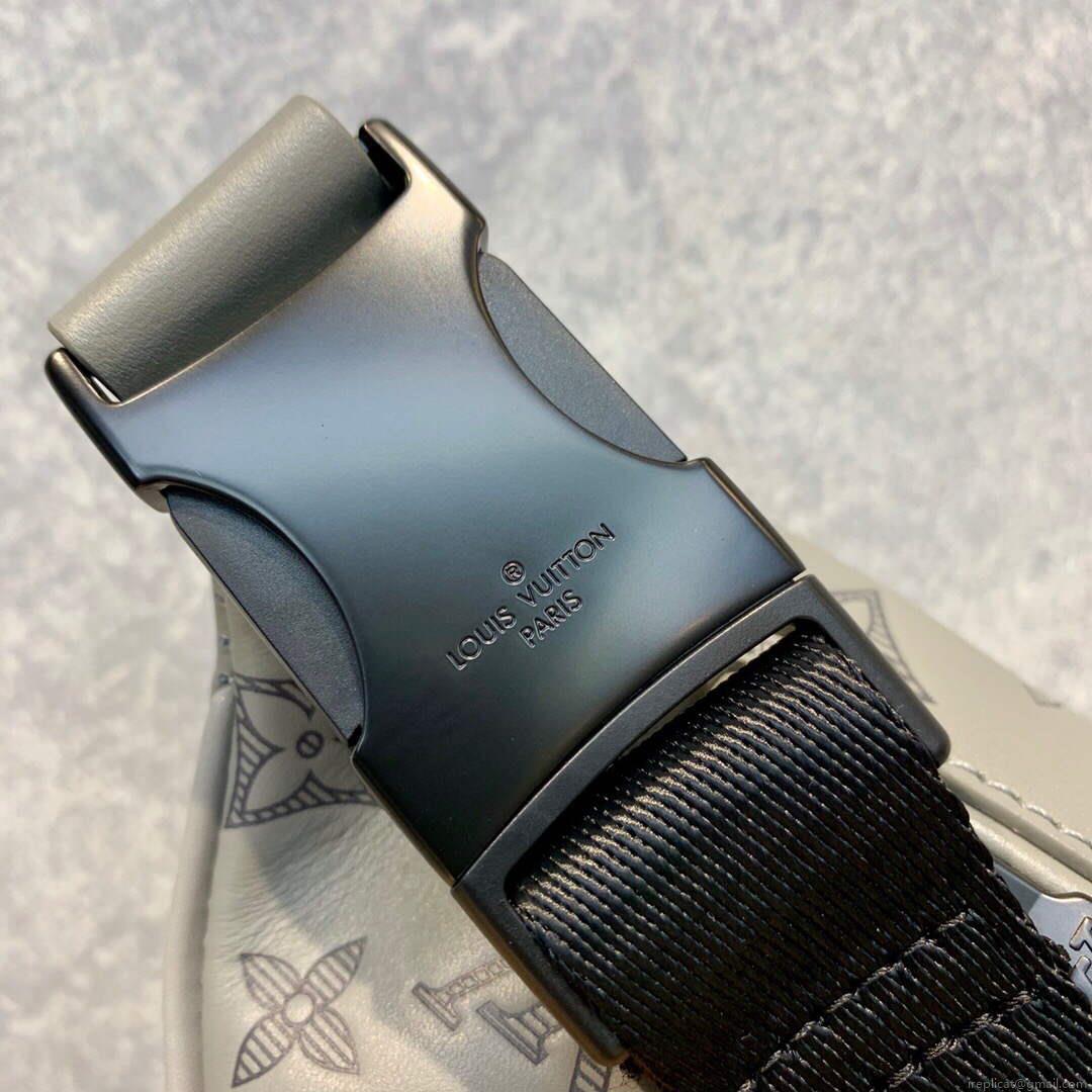 LV M46108 Louis Vuitton Discovery Bumbag Anthracite gray