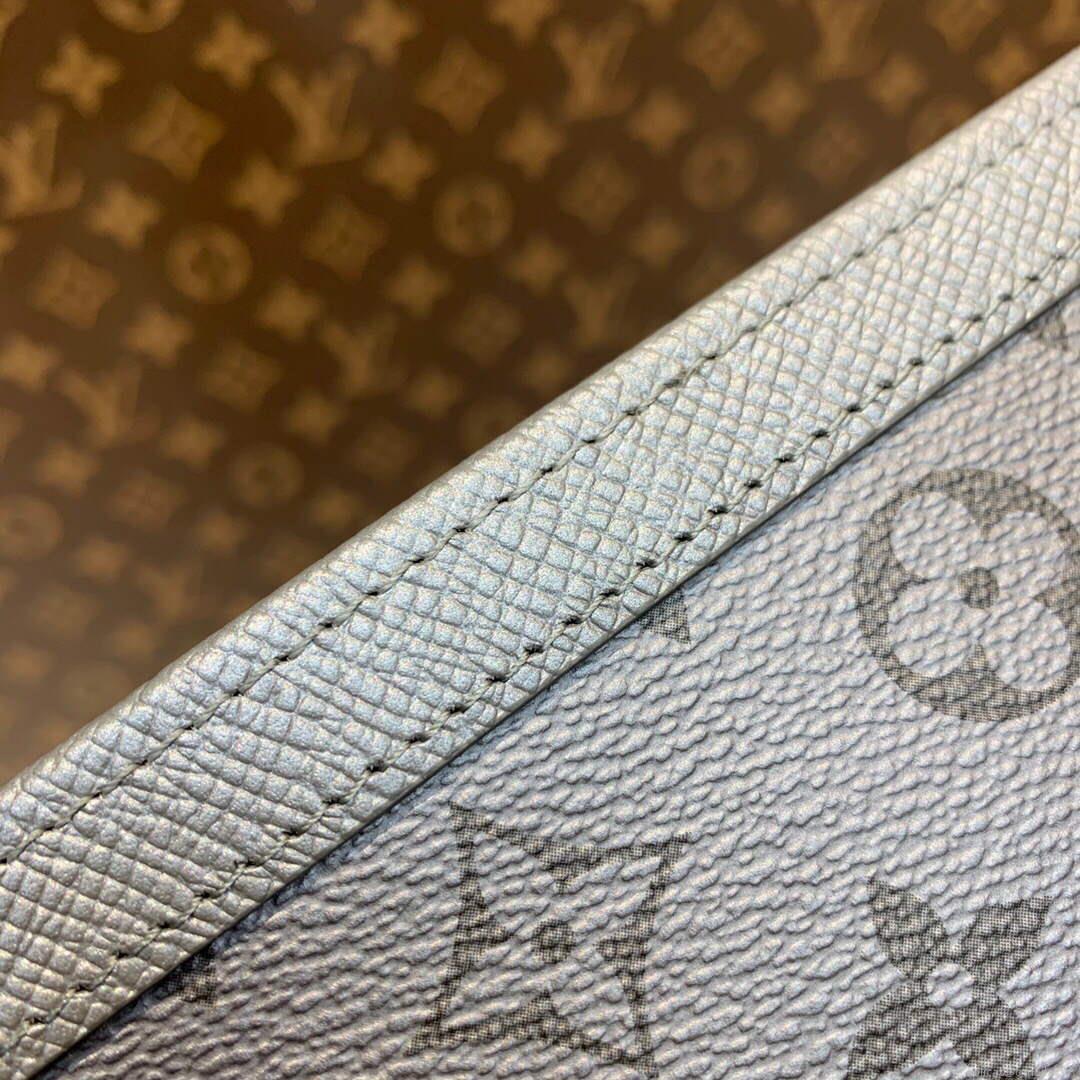 LV M30840 Louis Vuitton Pochette Voyage MM Taiga leather