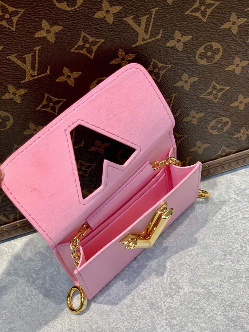 LV M59884 Louis Vuitton Twist MM Handbag skin color