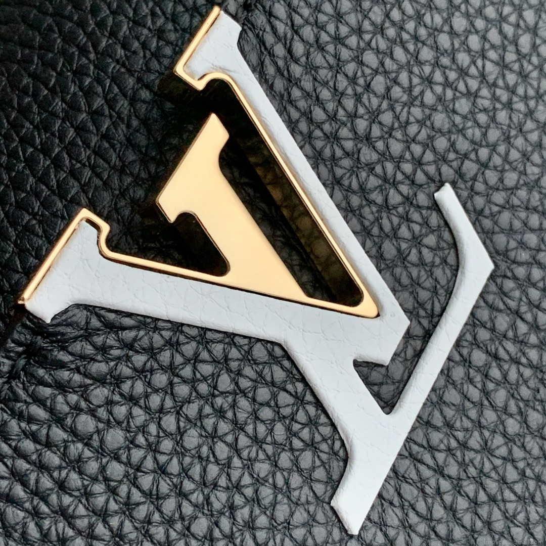 LV M59021 Louis Vuitton Capucines MM Handbag Black