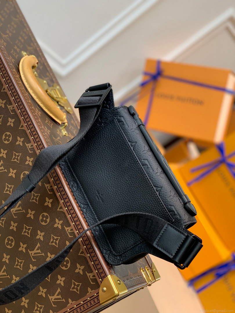 LV Louis Vuitton M58487 S Lock Sling Black