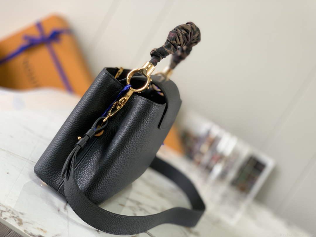 LV M58732 Louis Vuitton Capucines MM Handbag Black