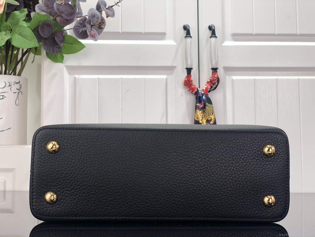 LV M59882 Louis Vuitton Capucines MM Handbag Black
