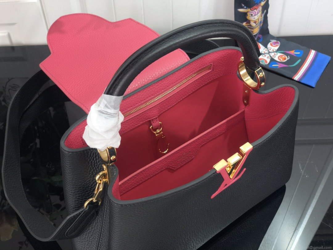 LV M59882 Louis Vuitton Capucines MM Handbag Black
