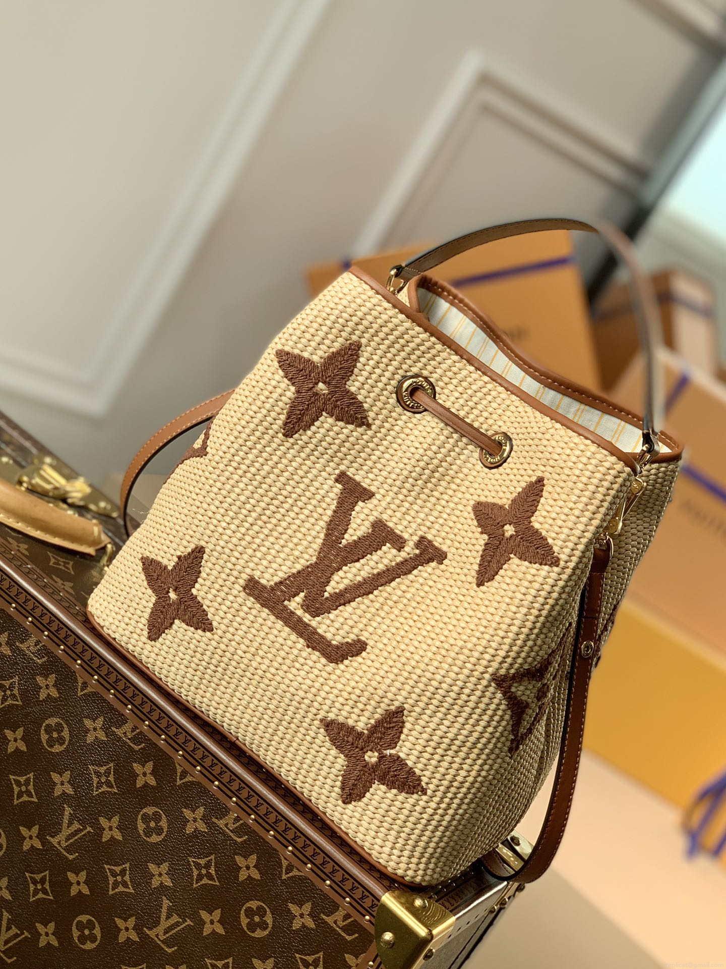 LV M57704 Louis Vuitton NÉONOÉ MM Bag Apricot
