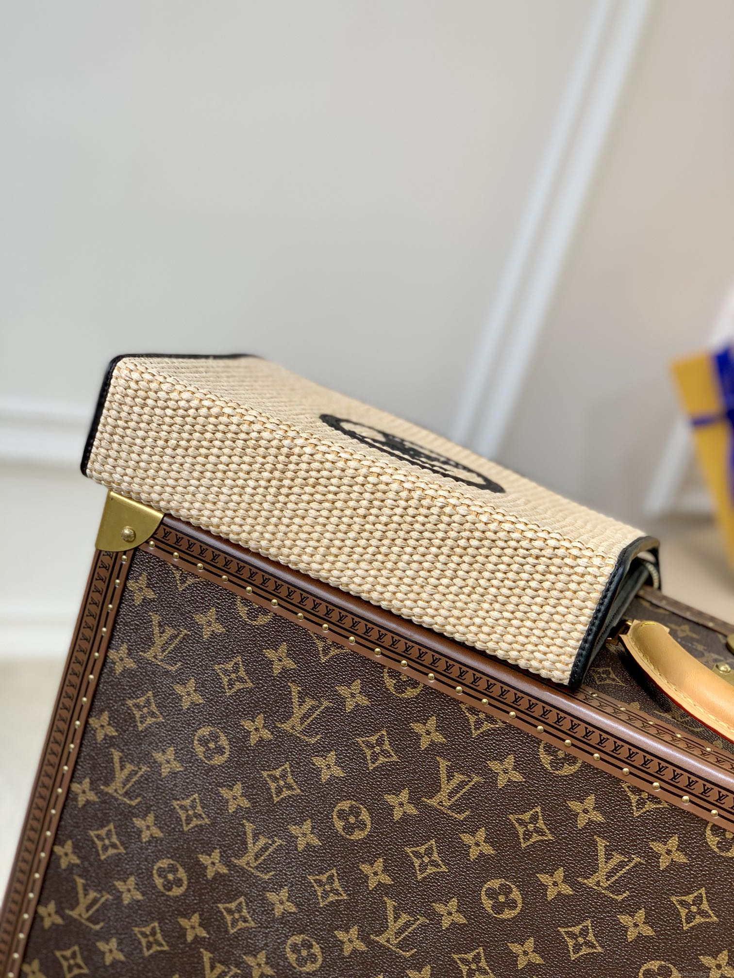 LV M81366 Louis Vuitton Toiletry Pouch on chain Natural and Black