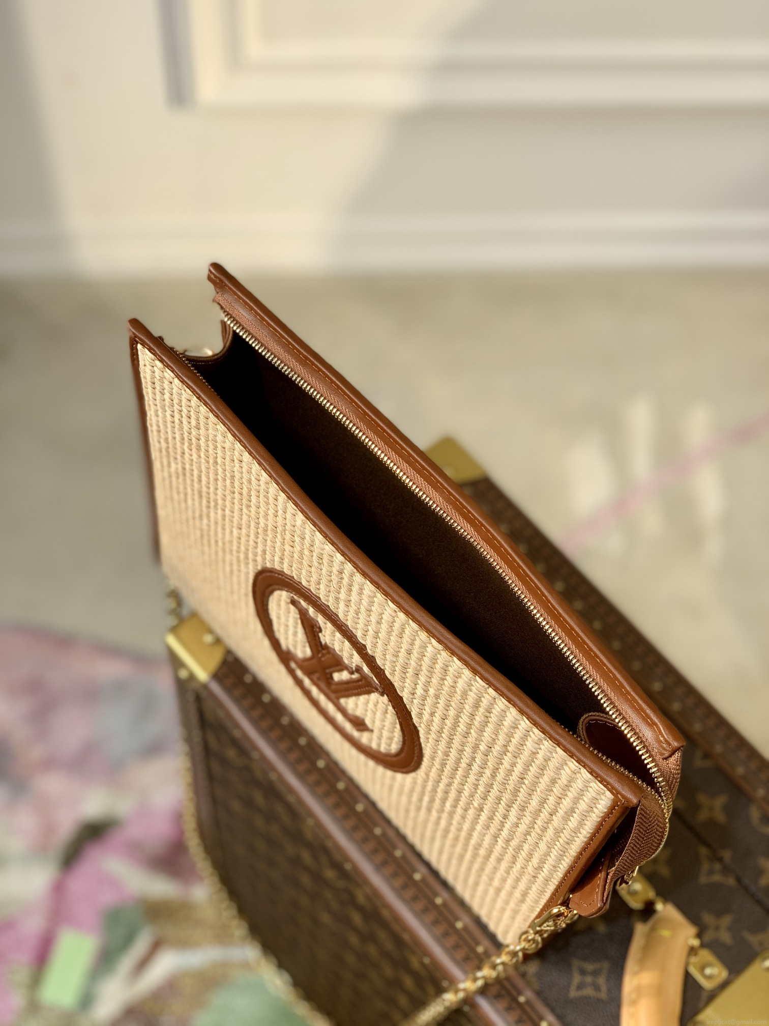 LV M81366 Louis Vuitton Toiletry Pouch on chain Tan