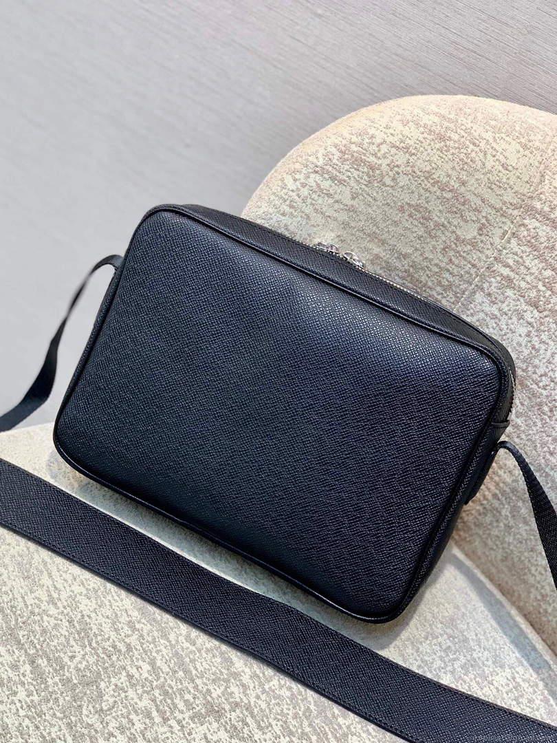 LV M33435 Louis Vuitton Outdoor Messenger PM Bag Black