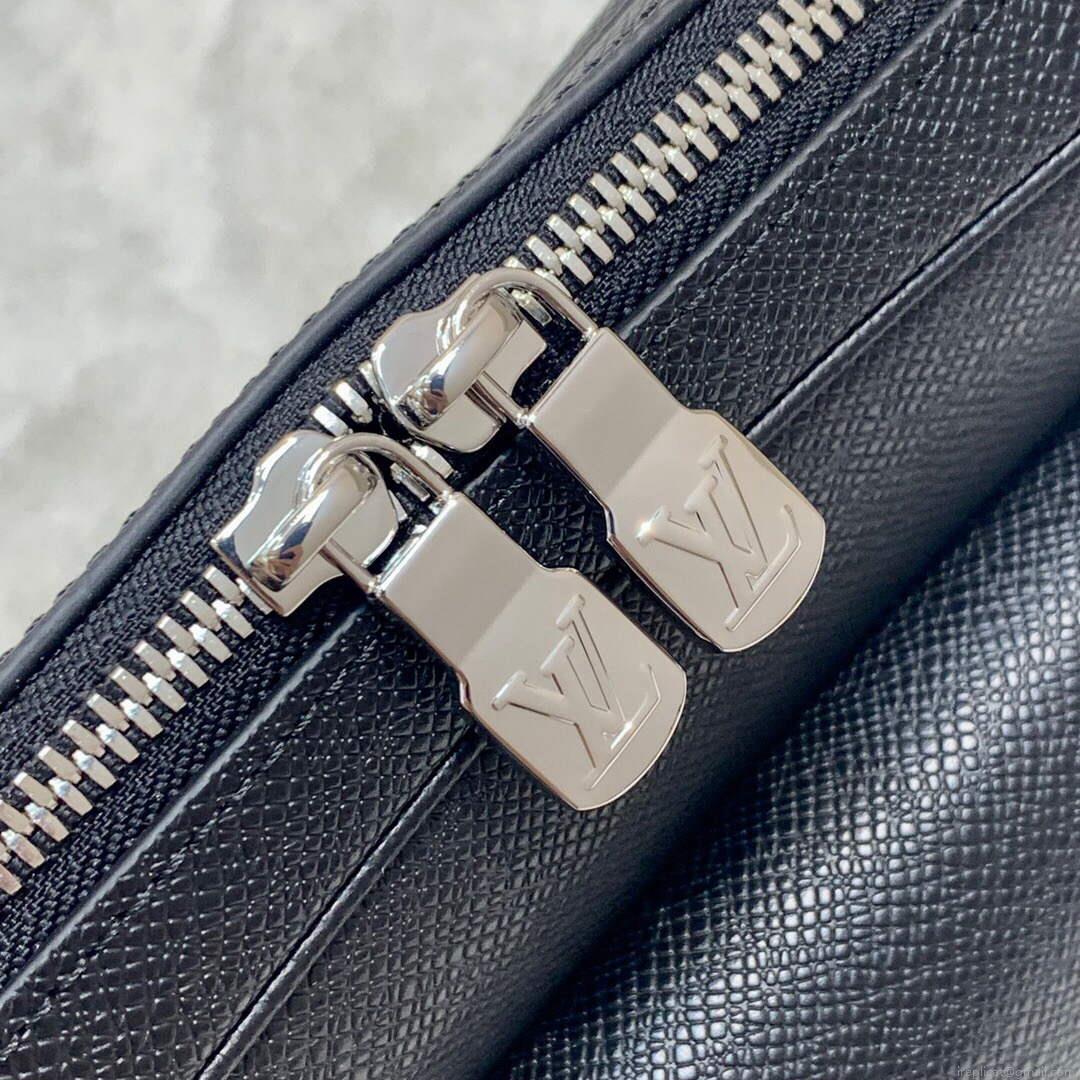 LV M33435 Louis Vuitton Outdoor Messenger PM Bag Black