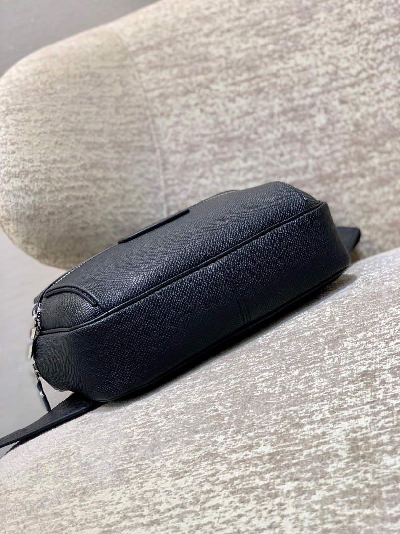 LV M30245 Louis Vuitton Outdoor Bumbag Black