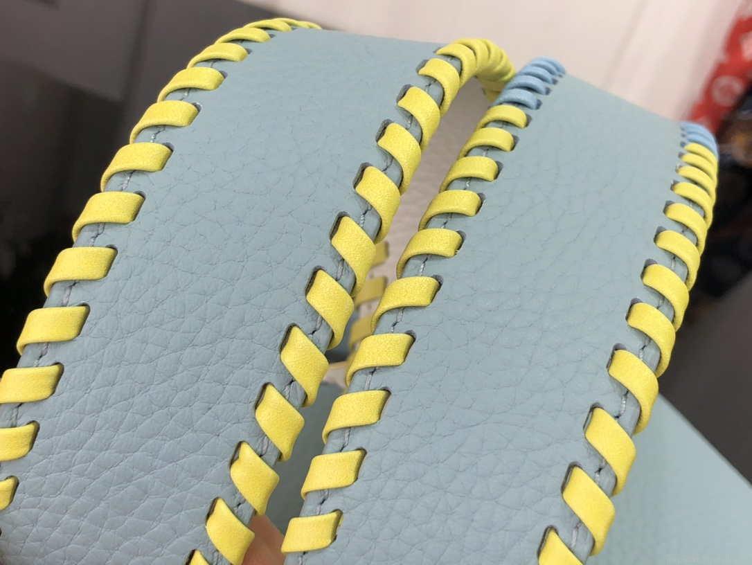 LV M57671 Louis Vuitton Capucines MM Handbag Light Blue
