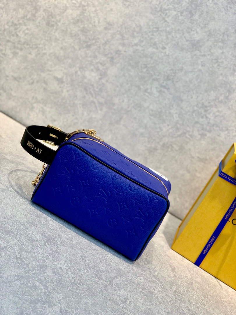 LV M21106 Louis Vuitton cloakroom dopp kit bag blue