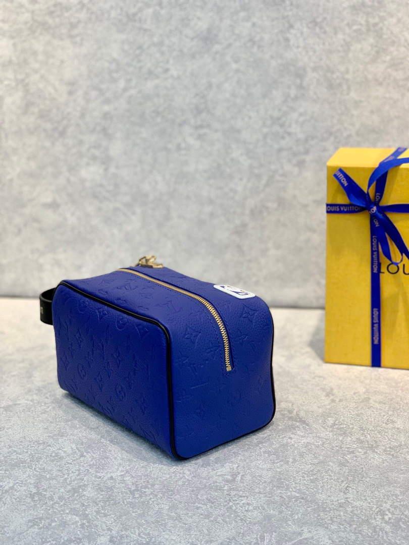 LV M21106 Louis Vuitton cloakroom dopp kit bag blue