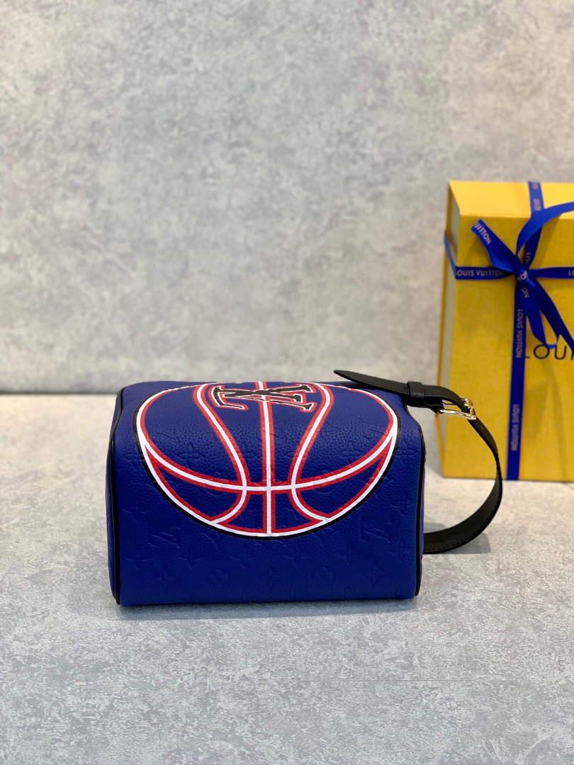 LV M21106 Louis Vuitton cloakroom dopp kit bag blue