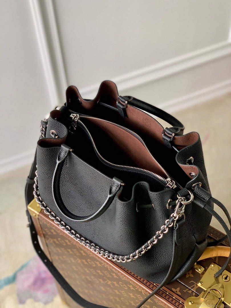 LV M59200 Louis Vuitton Bella Tote Mahina Black