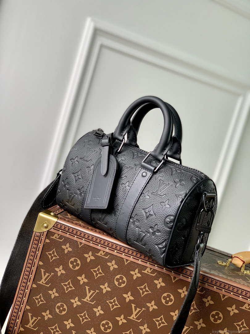 Louis Vuitton LV M20900 Keepall Bandouliere 25 Taurillon Monogram Black
