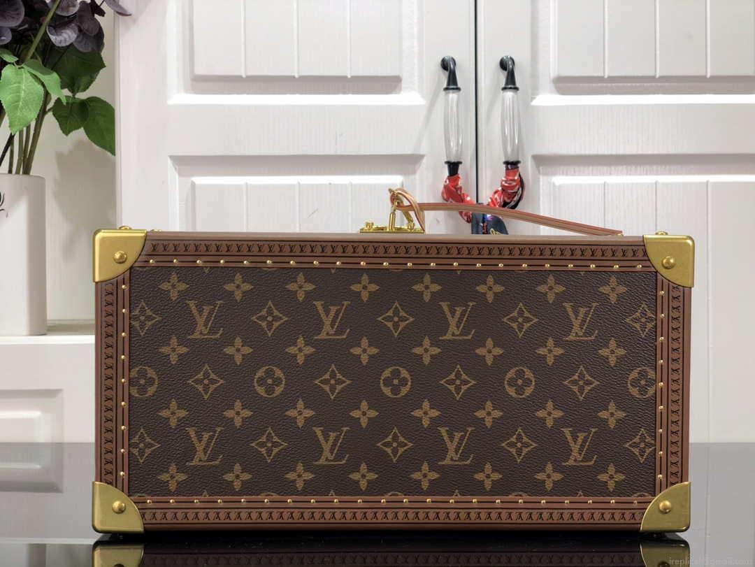 Louis Vuitton LV M20209 Coffret Accessoires Monogram Beige