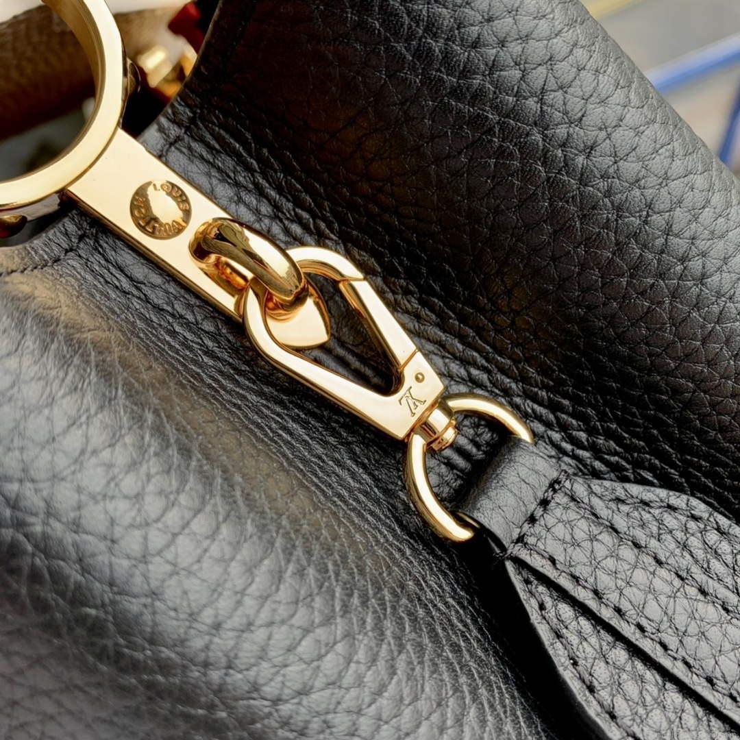 LV M21043 Louis Vuitton Capucines BB Handbag Black / Greige Doux / Scarlet