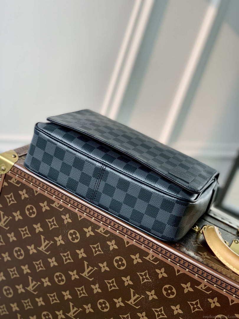 Louis Vuitton N42710 District PM Damier graphite Black