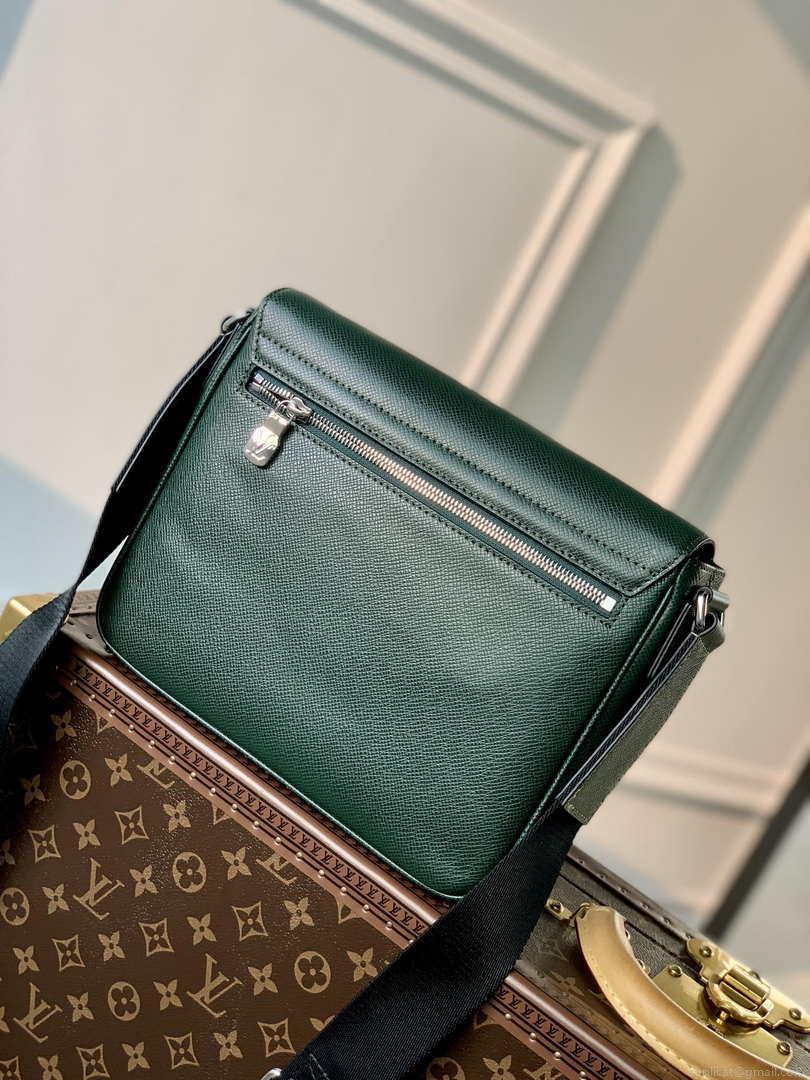 Louis Vuitton M30861 District PM Taiga infini Dark Green bag