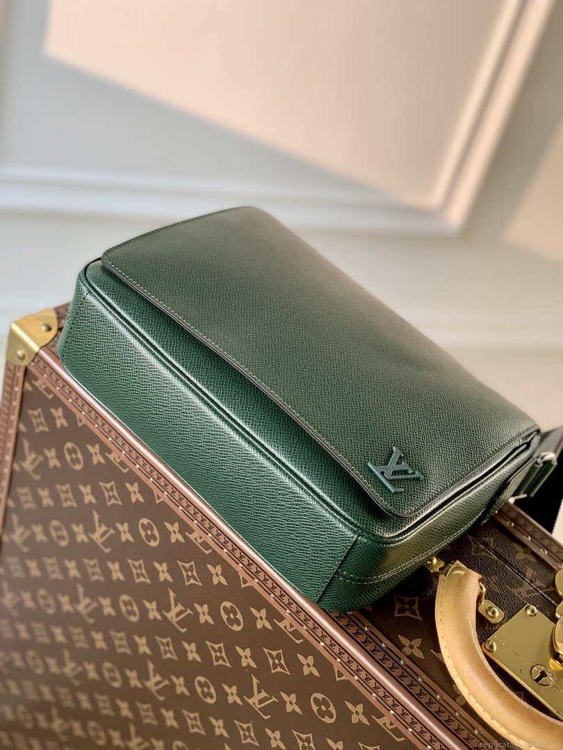 Louis Vuitton M30861 District PM Taiga infini Dark Green bag