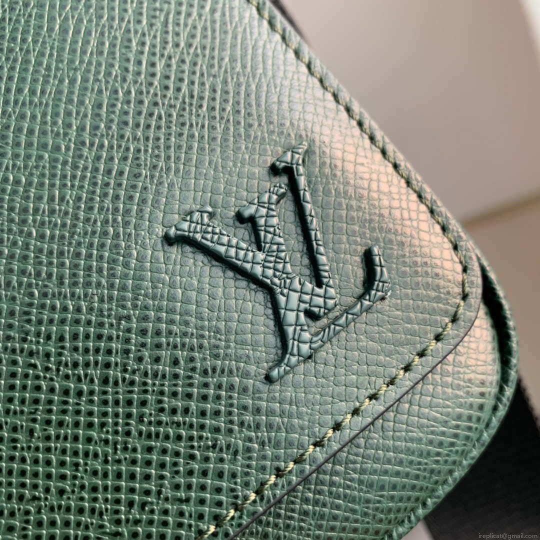 Louis Vuitton M30861 District PM Taiga infini Dark Green bag