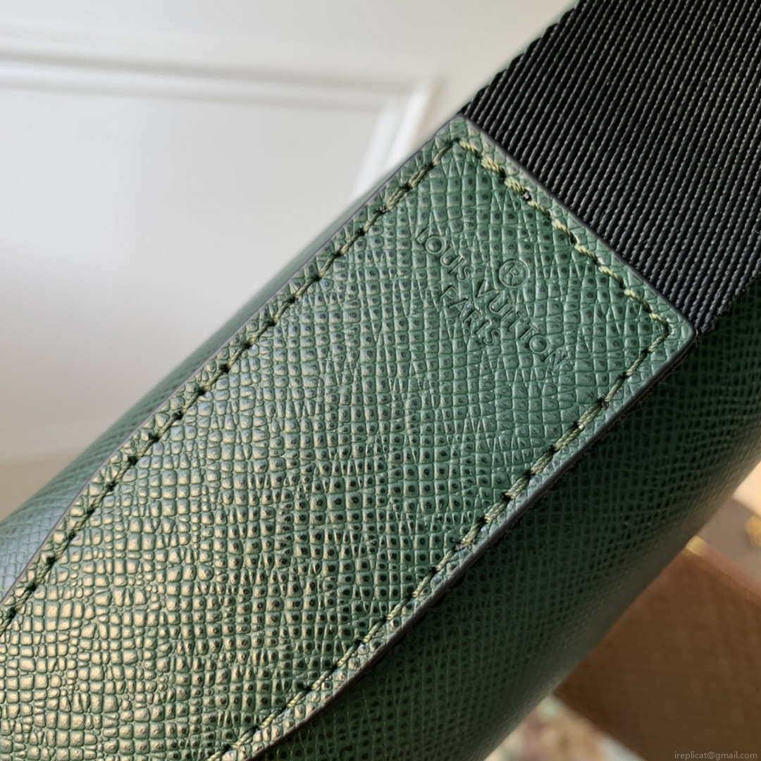 Louis Vuitton M30861 District PM Taiga infini Dark Green bag