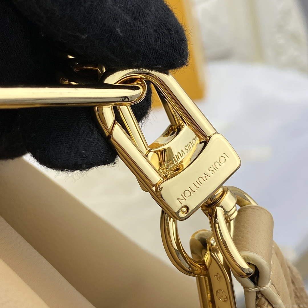 LV M21261 Louis Vuitton Coussin PM Bag Apricot