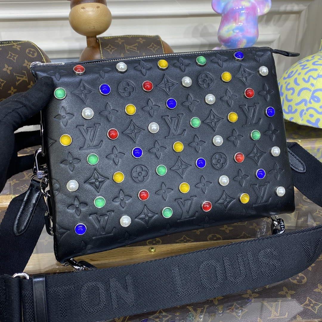 LV M22429 Louis Vuitton Coussin PM Bag black diamond