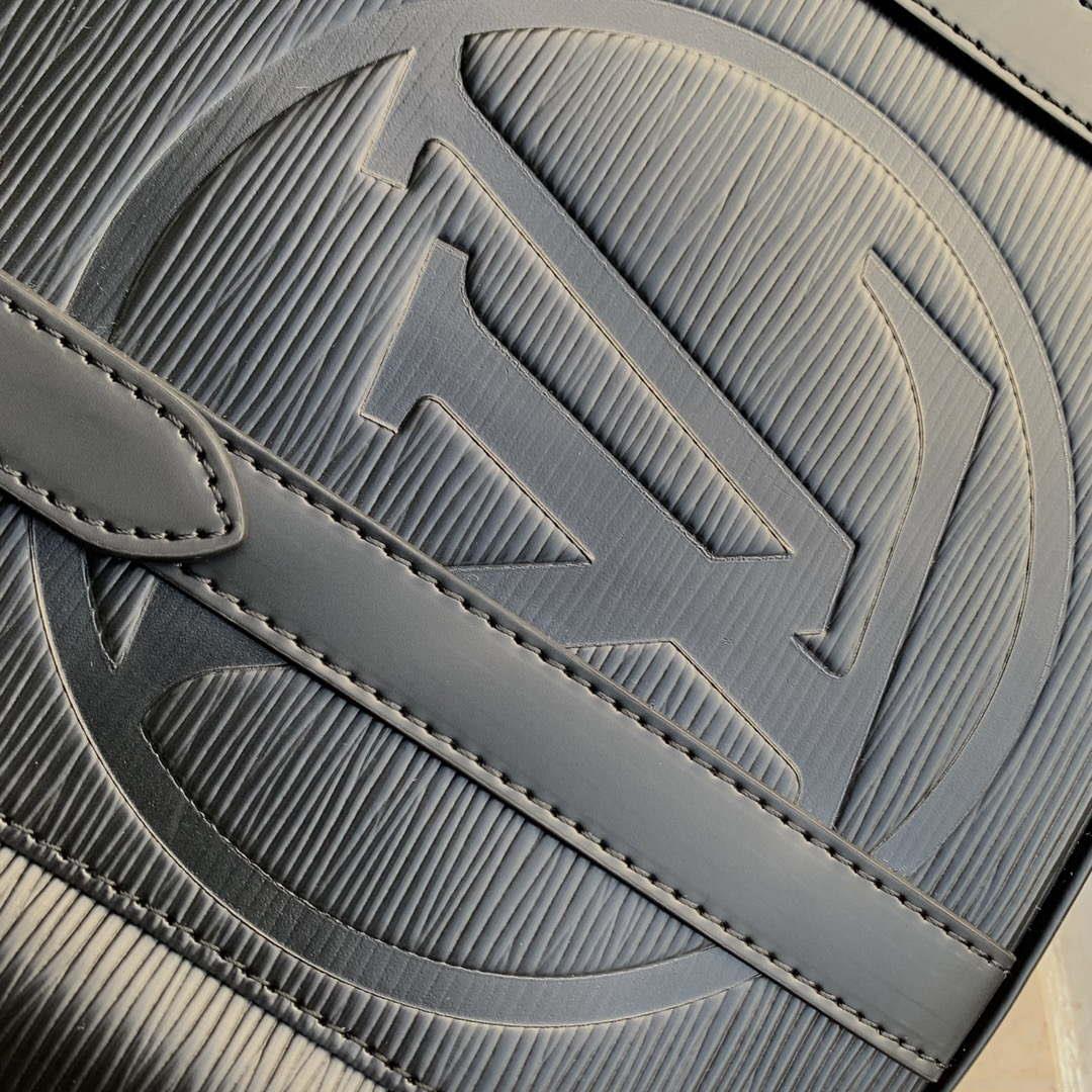 LV M41079 Louis Vuitton Christopher MM Epi Black