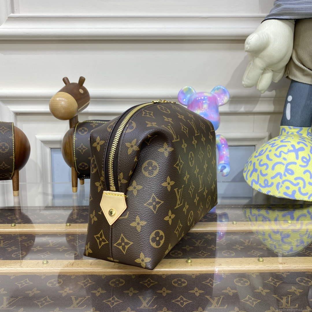 LV M46458 Louis Vuitton Cosmetic Pouch GM