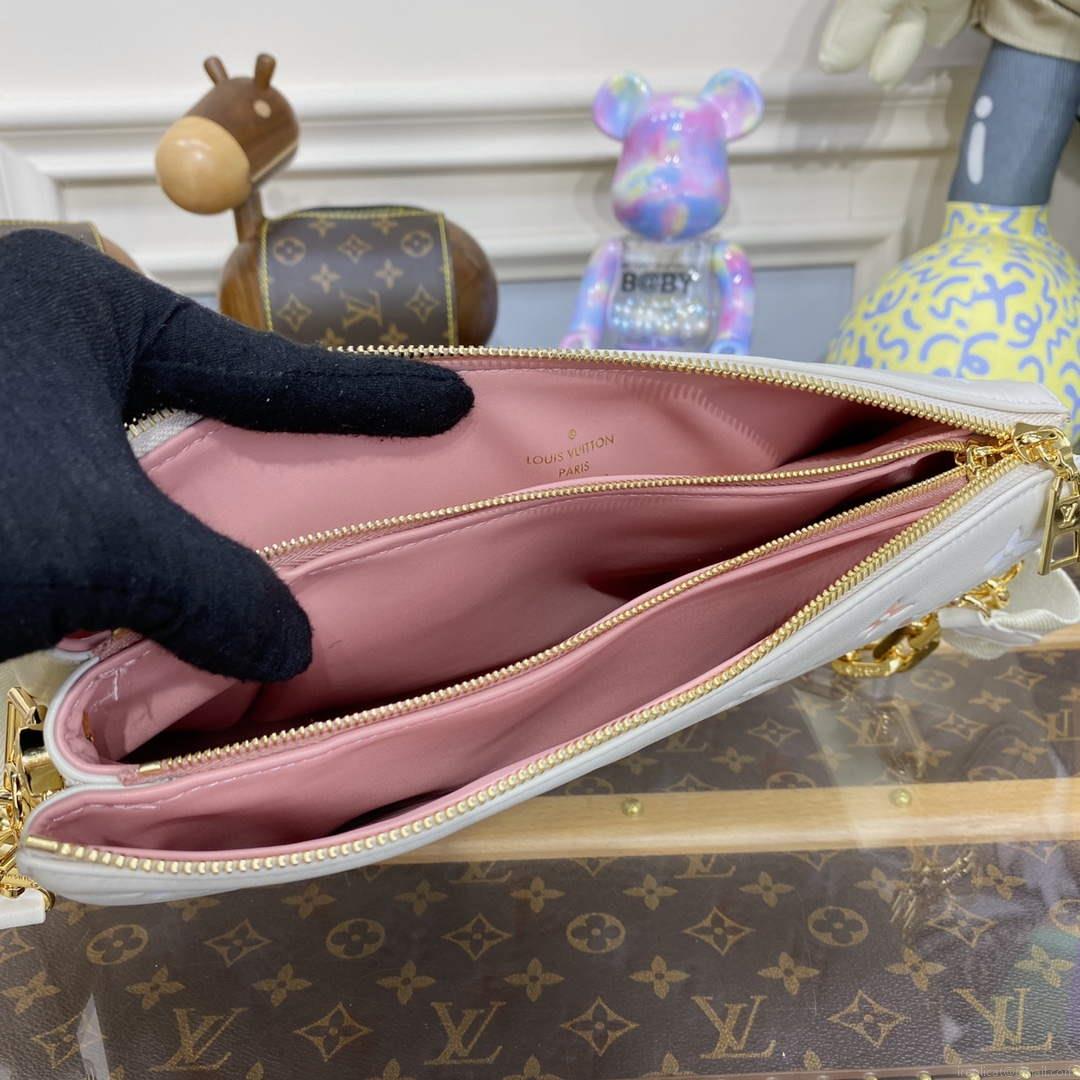 LV M22398 Louis Vuitton Coussin PM Handbag Crème Beige