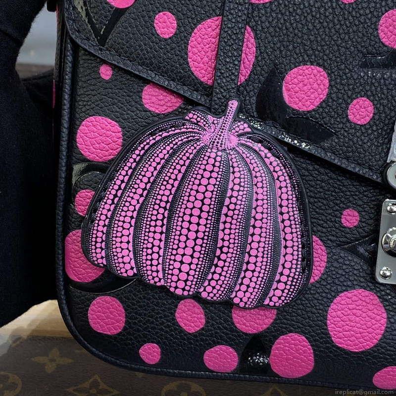 LV M46420 Louis Vuitton LV x YK Pochette Métis Black/Fuchsia
