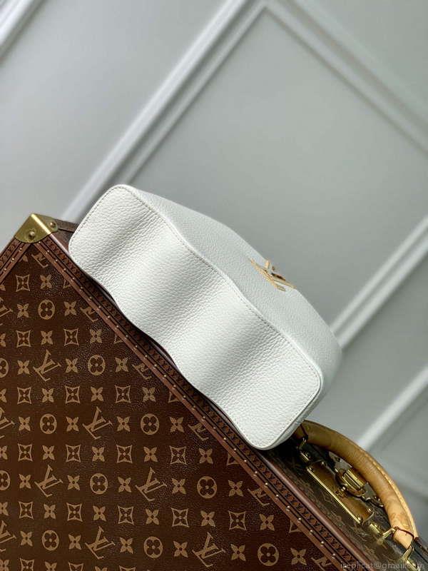 LV M22121 Louis Vuitton Capucines BB Handbag Snow White
