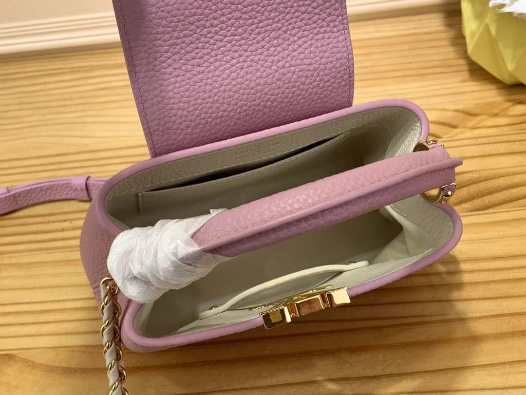 LV M22122 Louis Vuitton Capucines Mini Handbag Pink