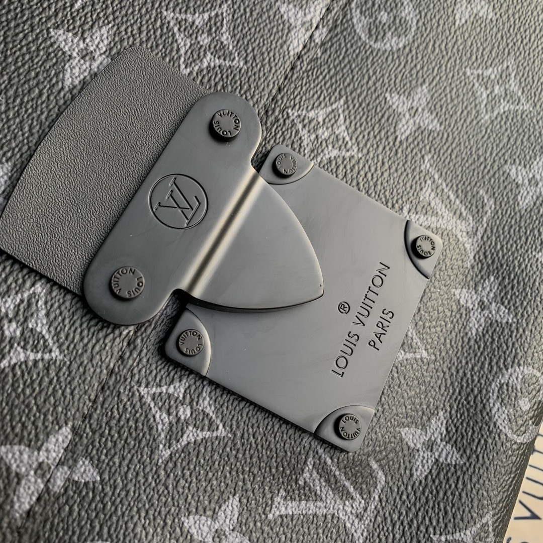 LV M82598 Louis Vuitton Pochette S-Lock Black