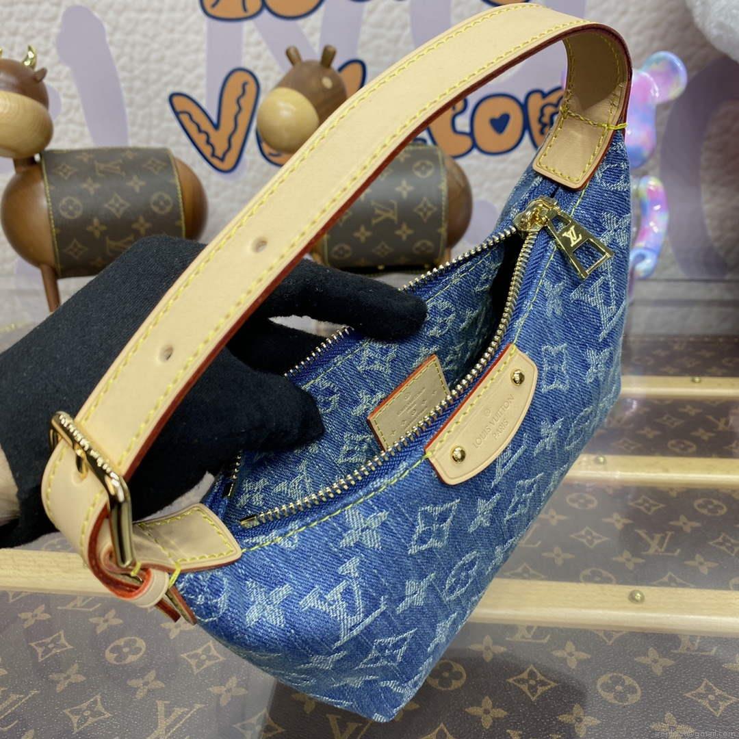 LV M82949 Louis Vuitton Hills Pochette Monogram Denim