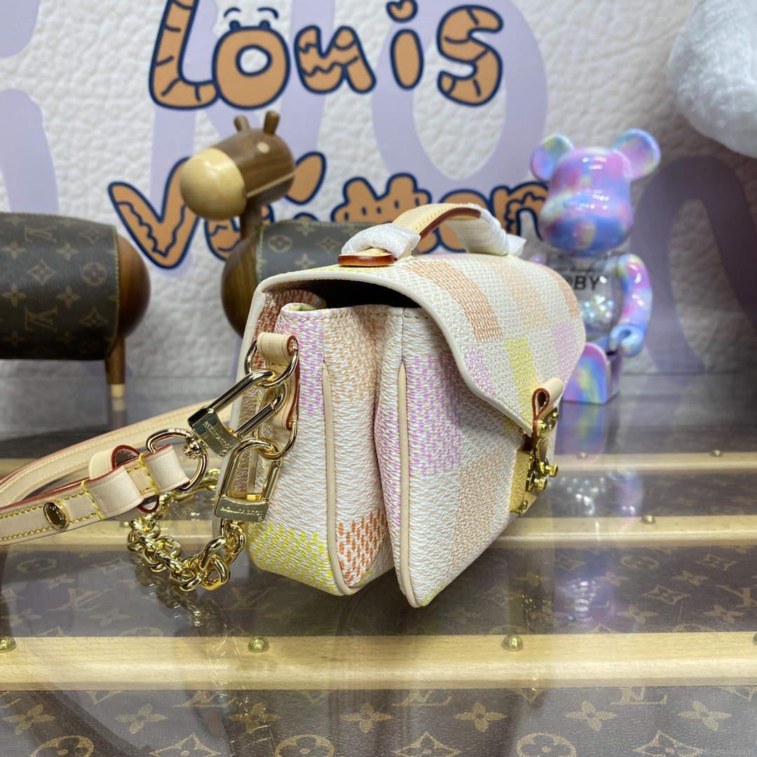 LV N40749 Louis Vuitton Pochette Métis East West Bag Peach