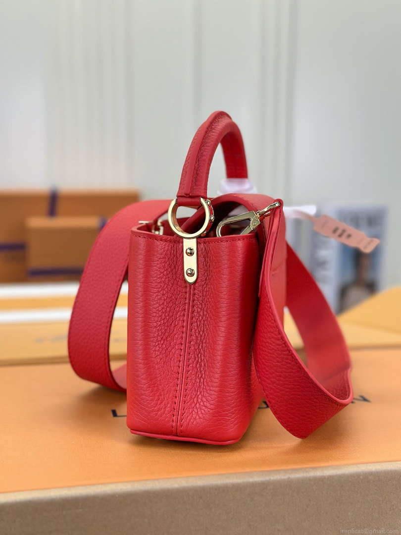 LV M43935 Louis Vuitton Capucines Mini Handbag Taurillon Red