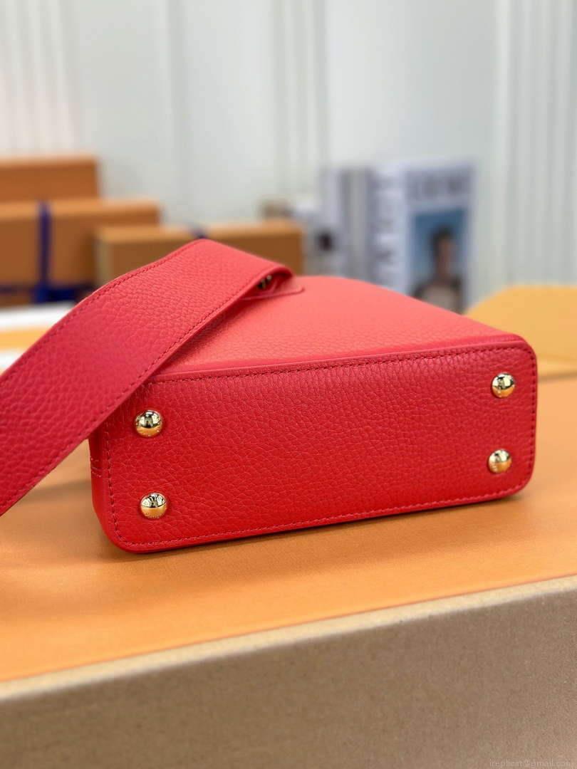 LV M43935 Louis Vuitton Capucines Mini Handbag Taurillon Red