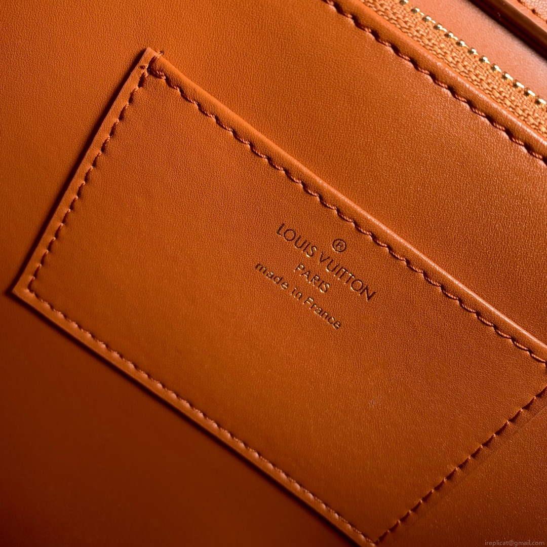 LV M24879 Louis Vuitton Capucines GM Souple Handbag Cognac