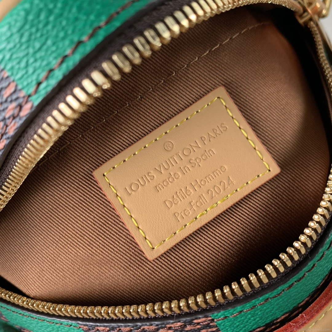 LV N40563 Louis Vuitton Chess Messenger Bag Green
