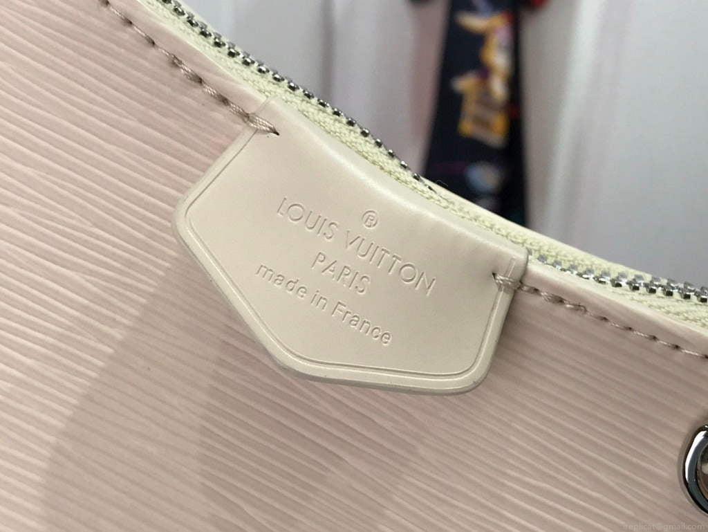 Louis Vuitton M80471 LV M80483 Easy Pouch On Strap Apricot