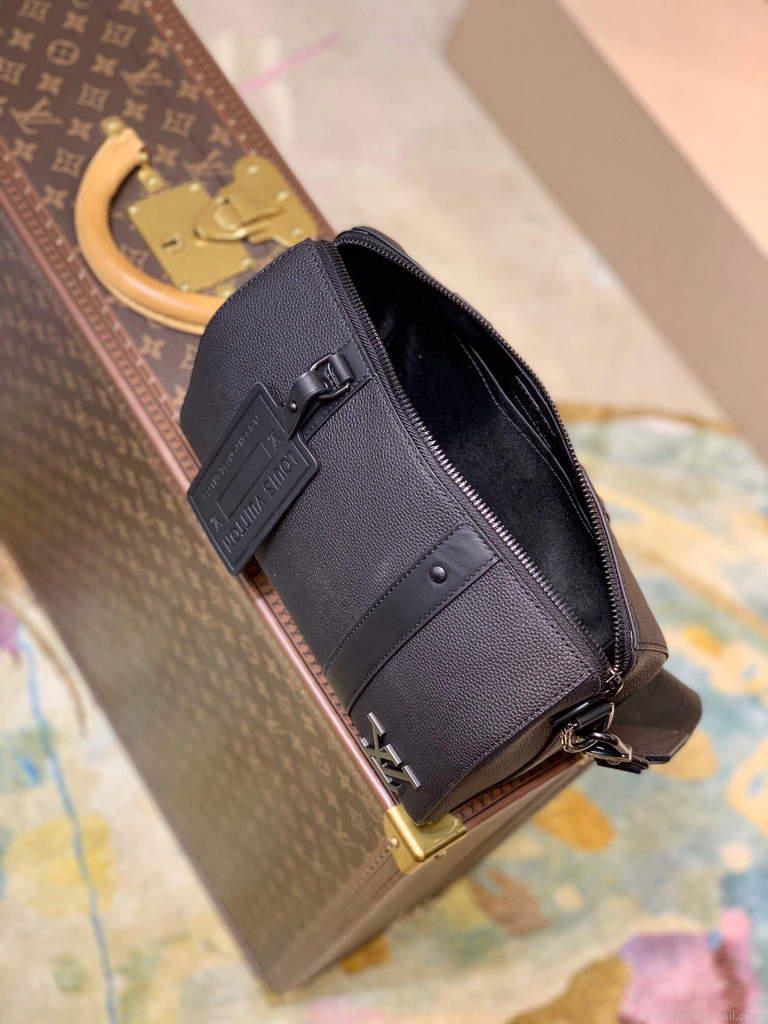 LV M59328 Louis Vuitton City Keepall Bag Black