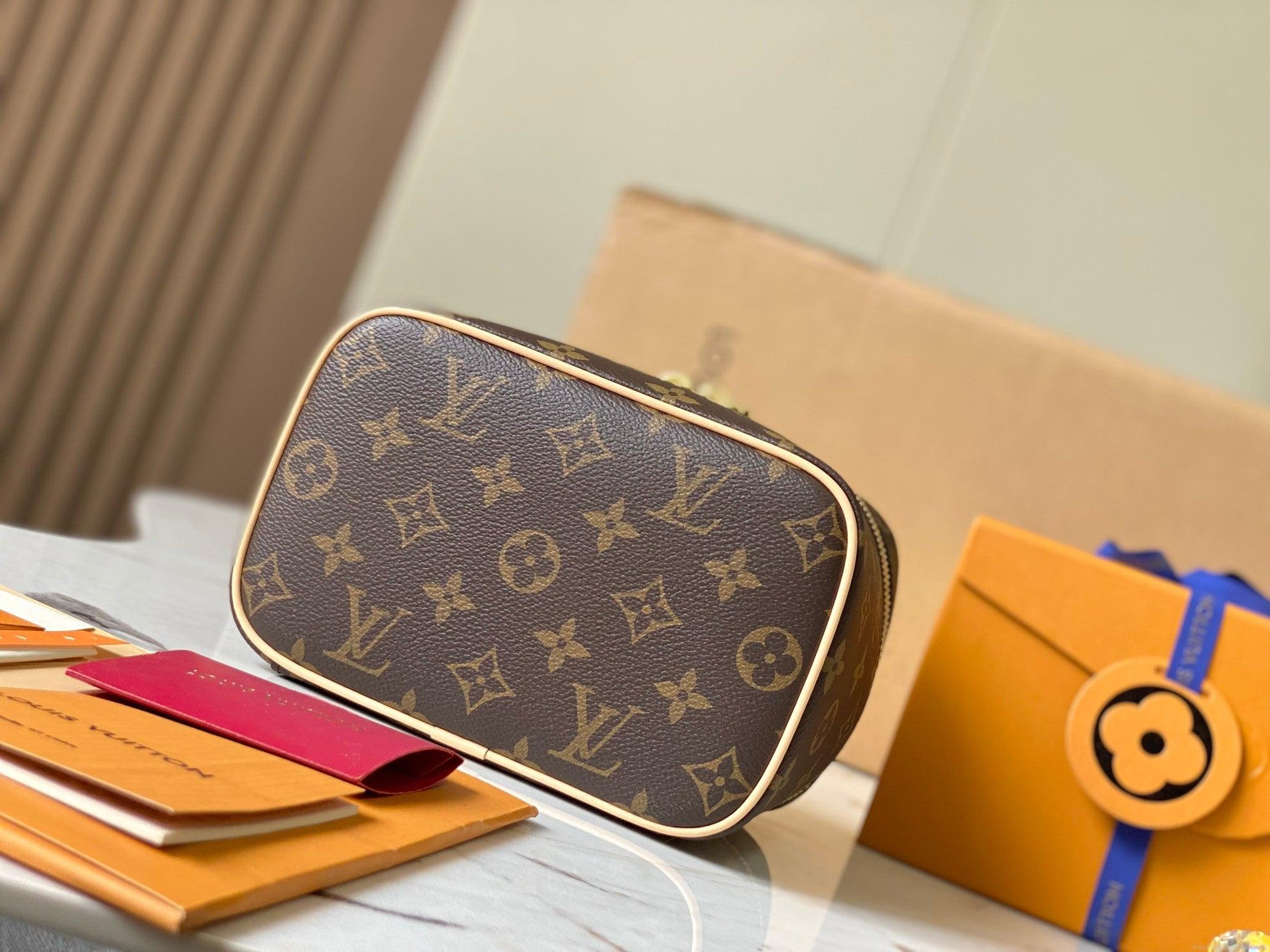 Louis Vuitton LV M44495 Nice Mini Vanity Case Monogram canvas Beige